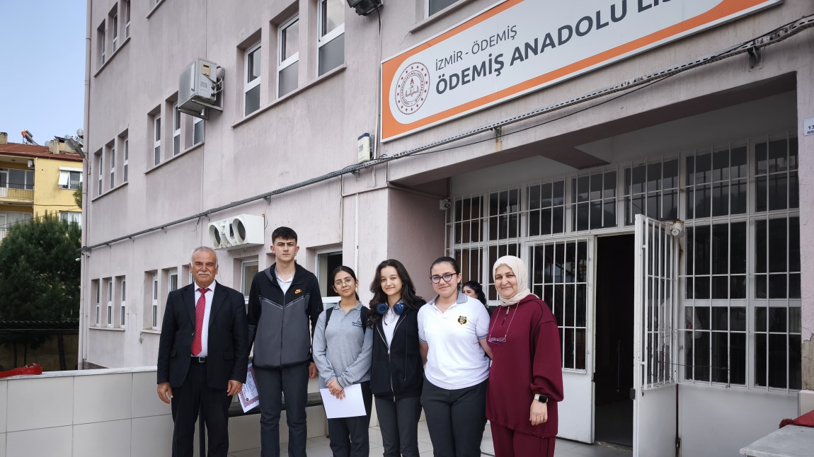 Ödemiş Kaymakamlığının “Yarınlara İz Bırak” projesi kapsamında İlçe Müftülüğü tarafından düzenlenen”Bana İslamı Anlat” konulu tiyatro yarışması